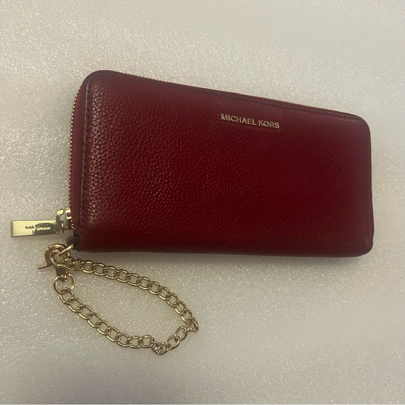 ♥️🌺♥️ Michael Kors large wallet (red wine color ) - Picture 13 of 17